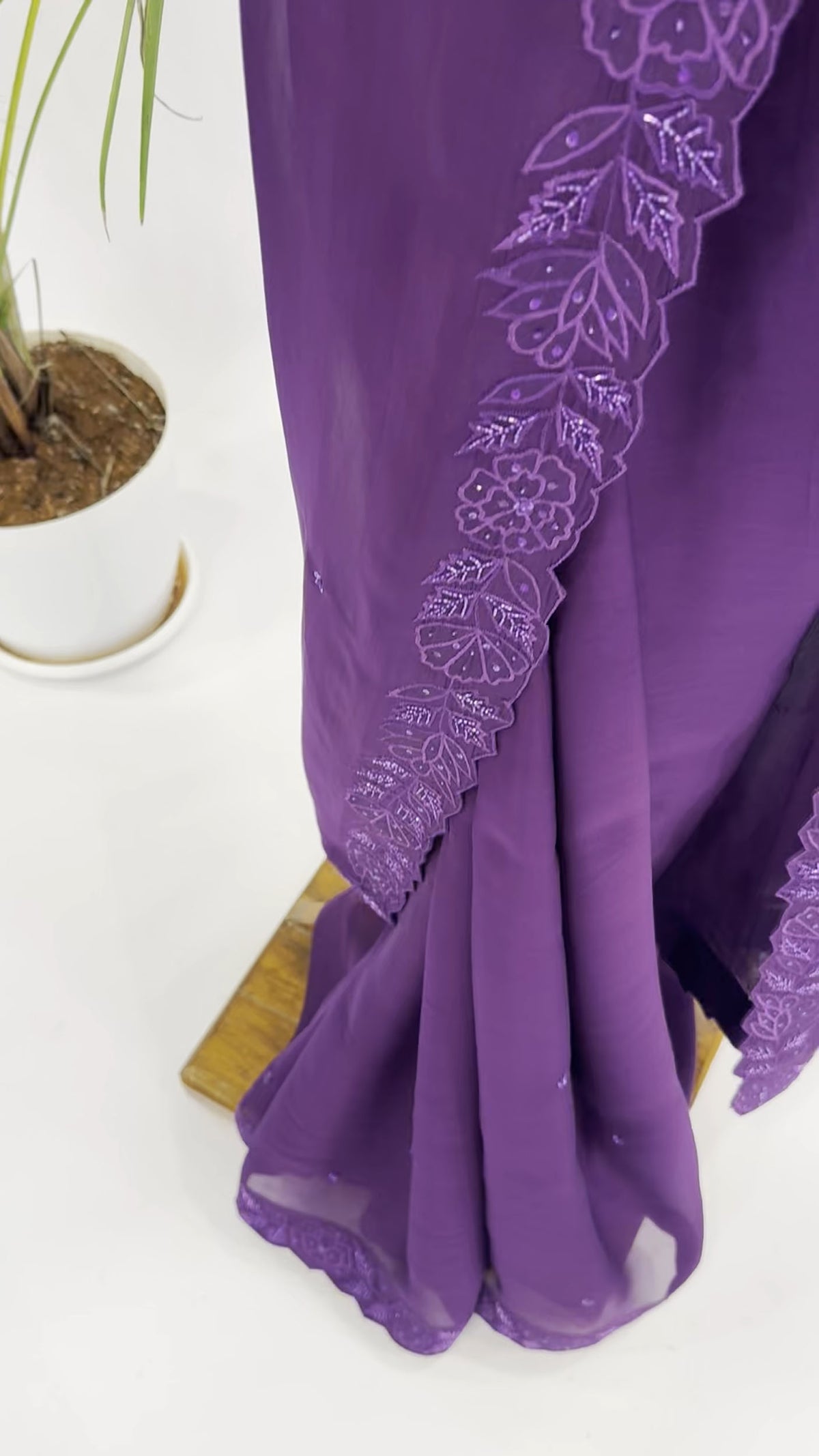 PURPLE APPLQIUE BORDER ORGANZA SAREE