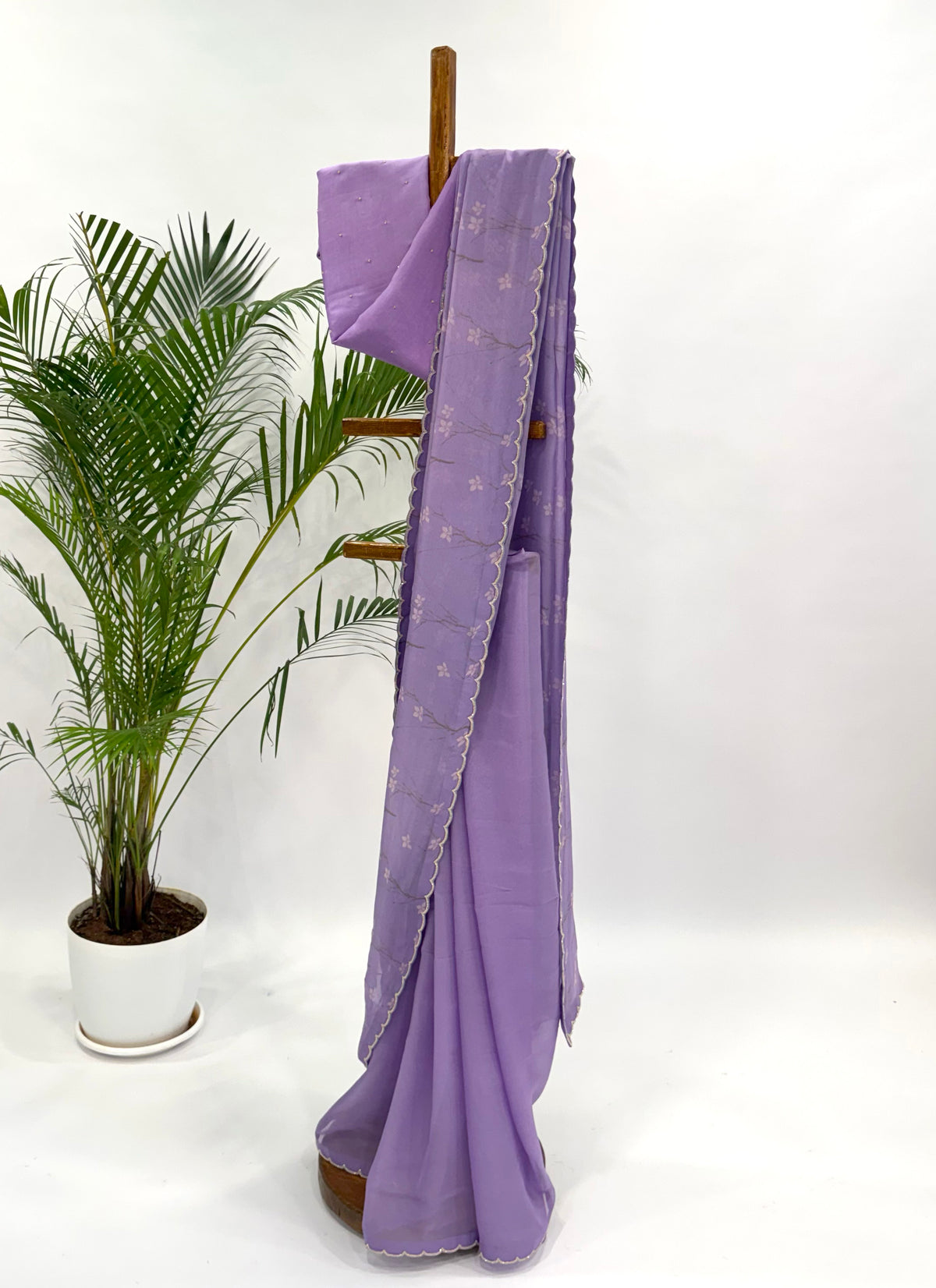 LAVENDER BLOOM ORGANZA SAREE WITH BEAD SCALLOP
