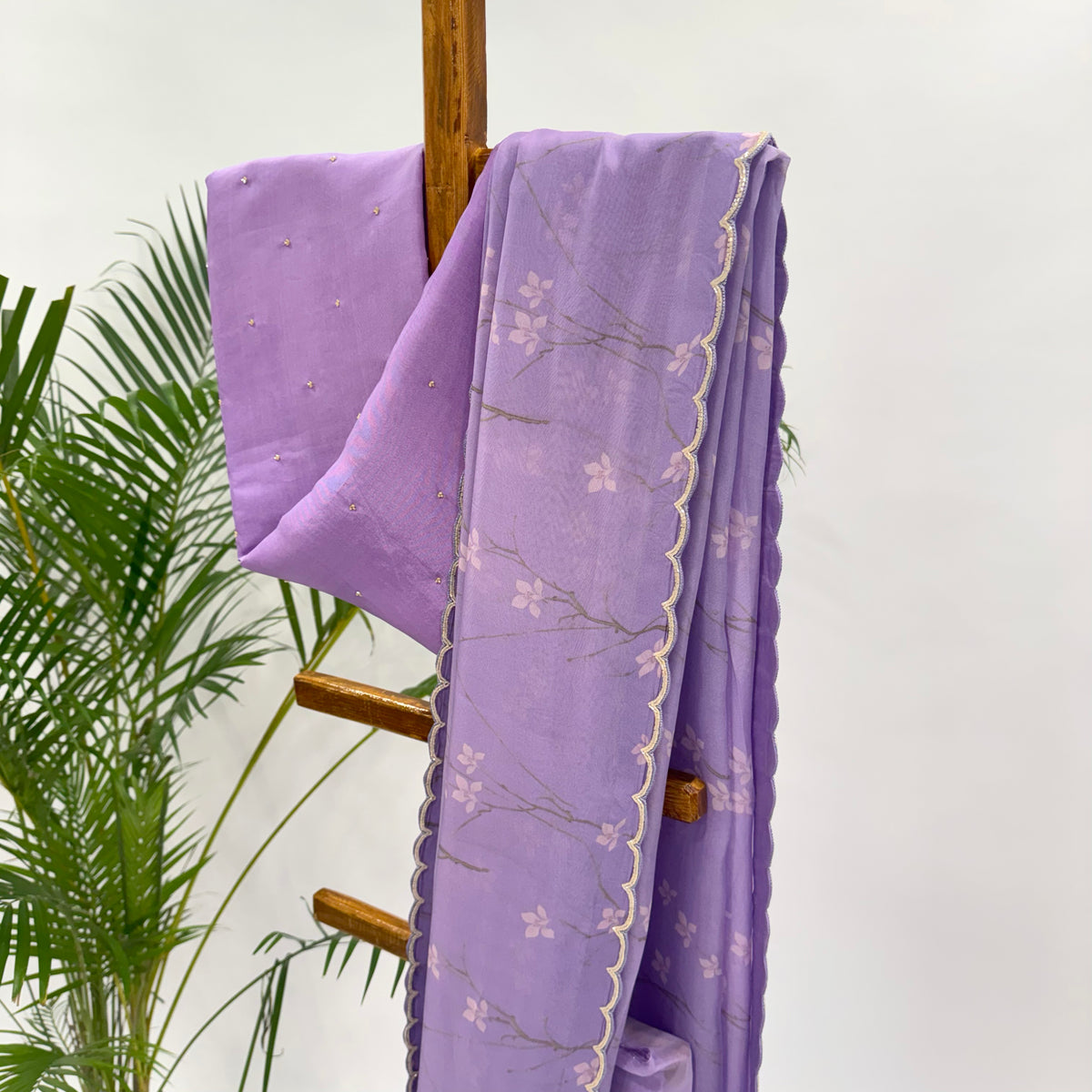 LAVENDER BLOOM ORGANZA SAREE WITH BEAD SCALLOP