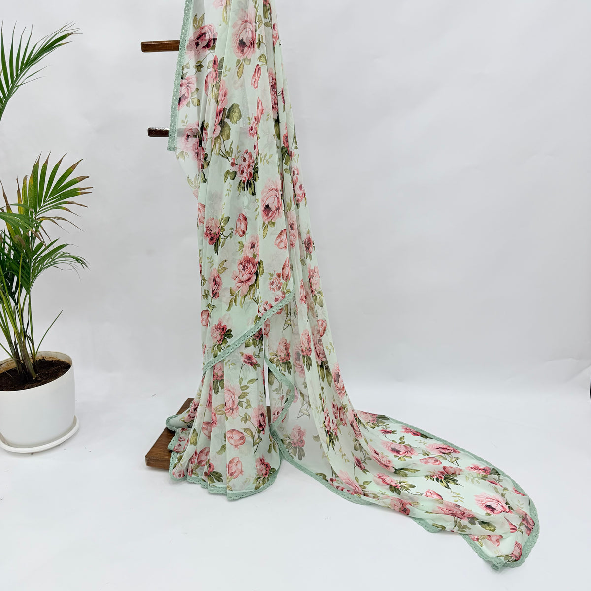 SEAGREEN FLOWER BUNCH GEORGETTE SAREE