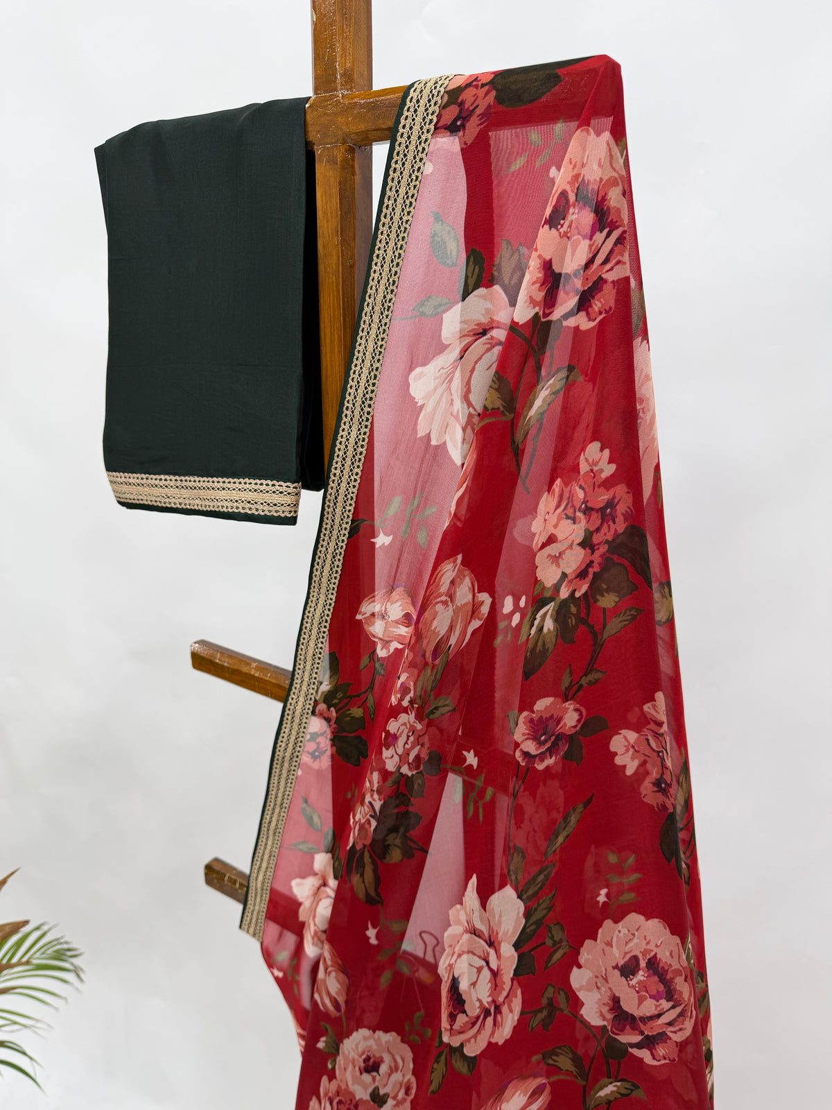 RED FLOWER BUNCH ORGANZA SAREE WITH CONTRAST BORDER