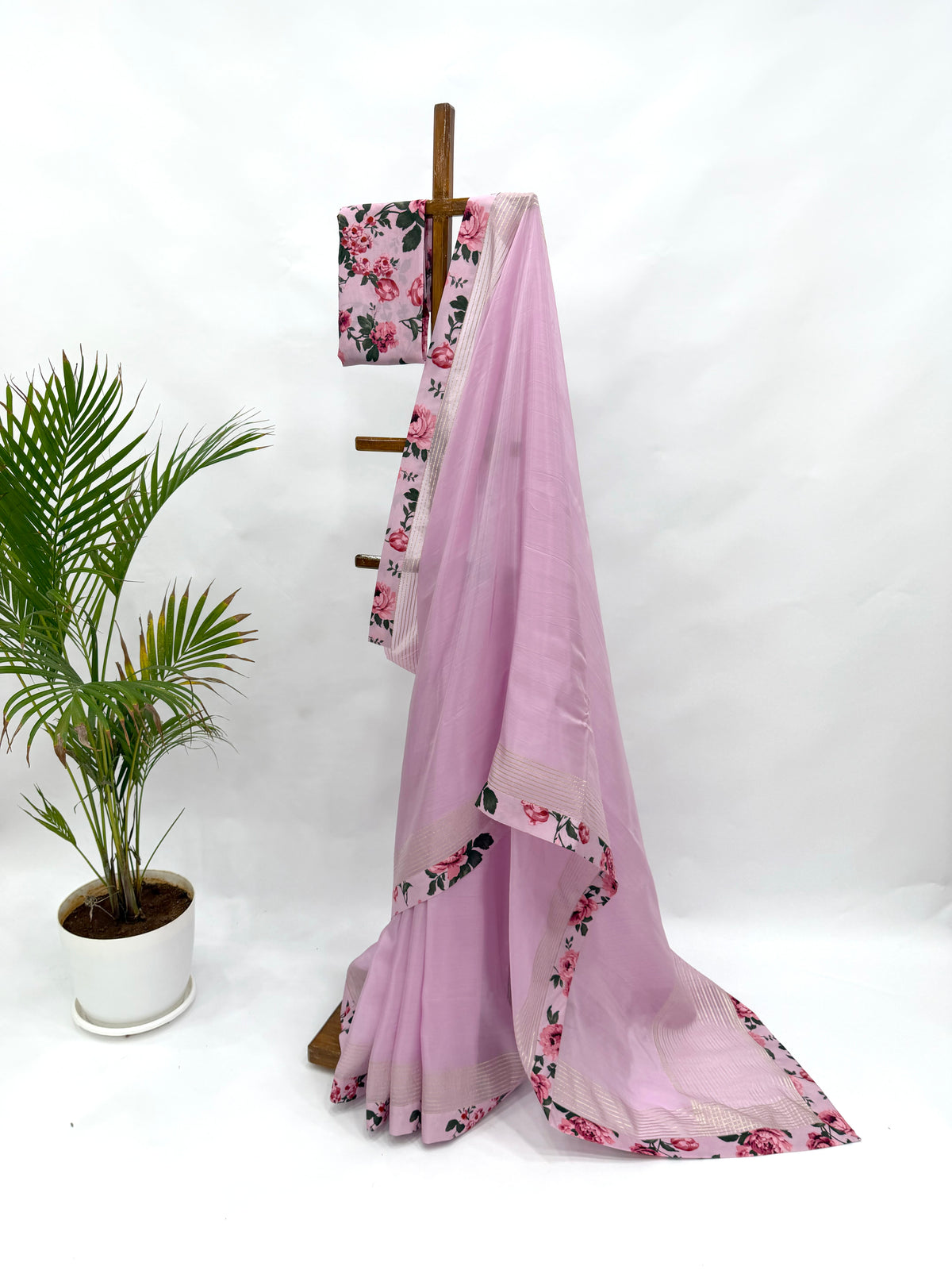 BABYPINK FLOWER BUNCH SILK BORDER CREPE SILK SAREE