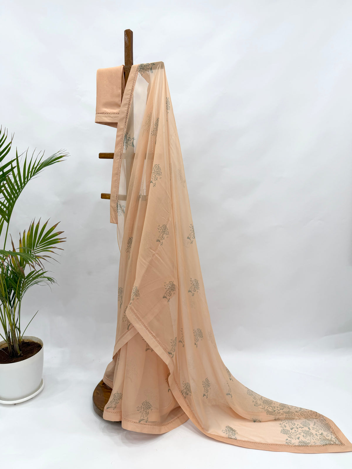 MUSKMELON KUMRI MOTIFS ORGANZA SAREE