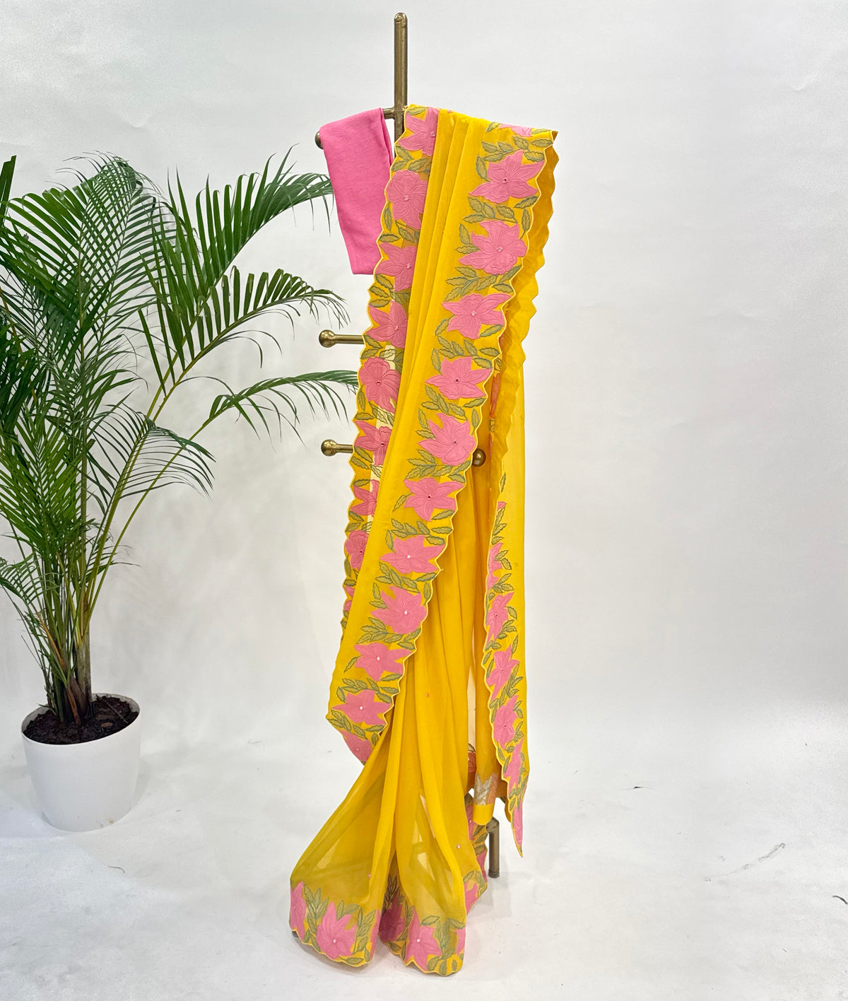 YELLOW VT APPLIQUE BORDER ORGANZA SAREE
