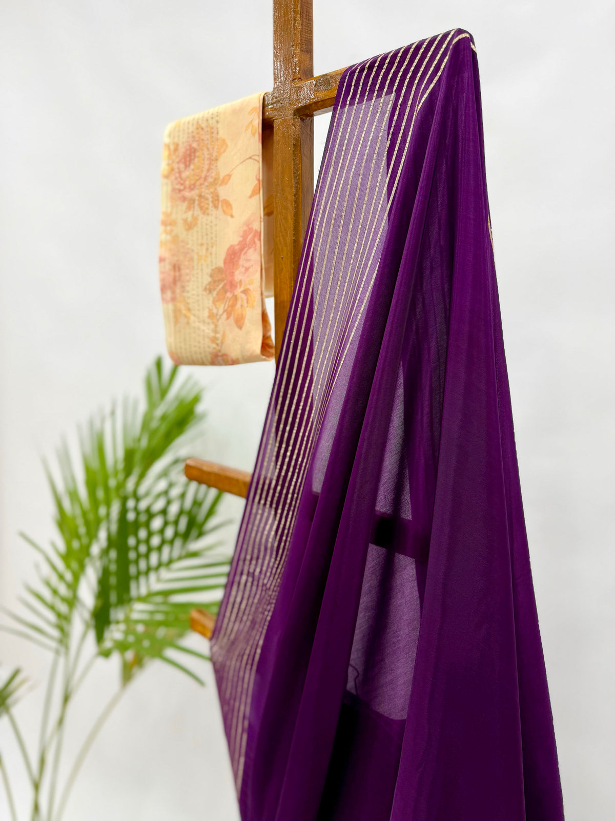 BERRY CREPE SILK SAREE WITH SINGLE FLOWER BUNCH