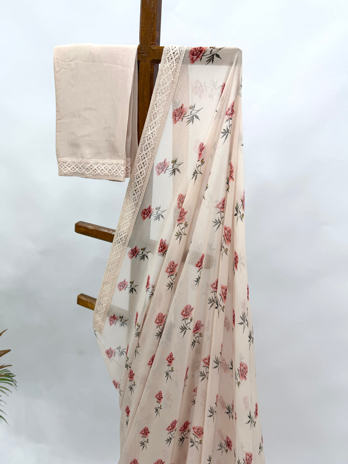 IVORY PEONIA MOTIFS GEORGETTE SAREE WITH LACE