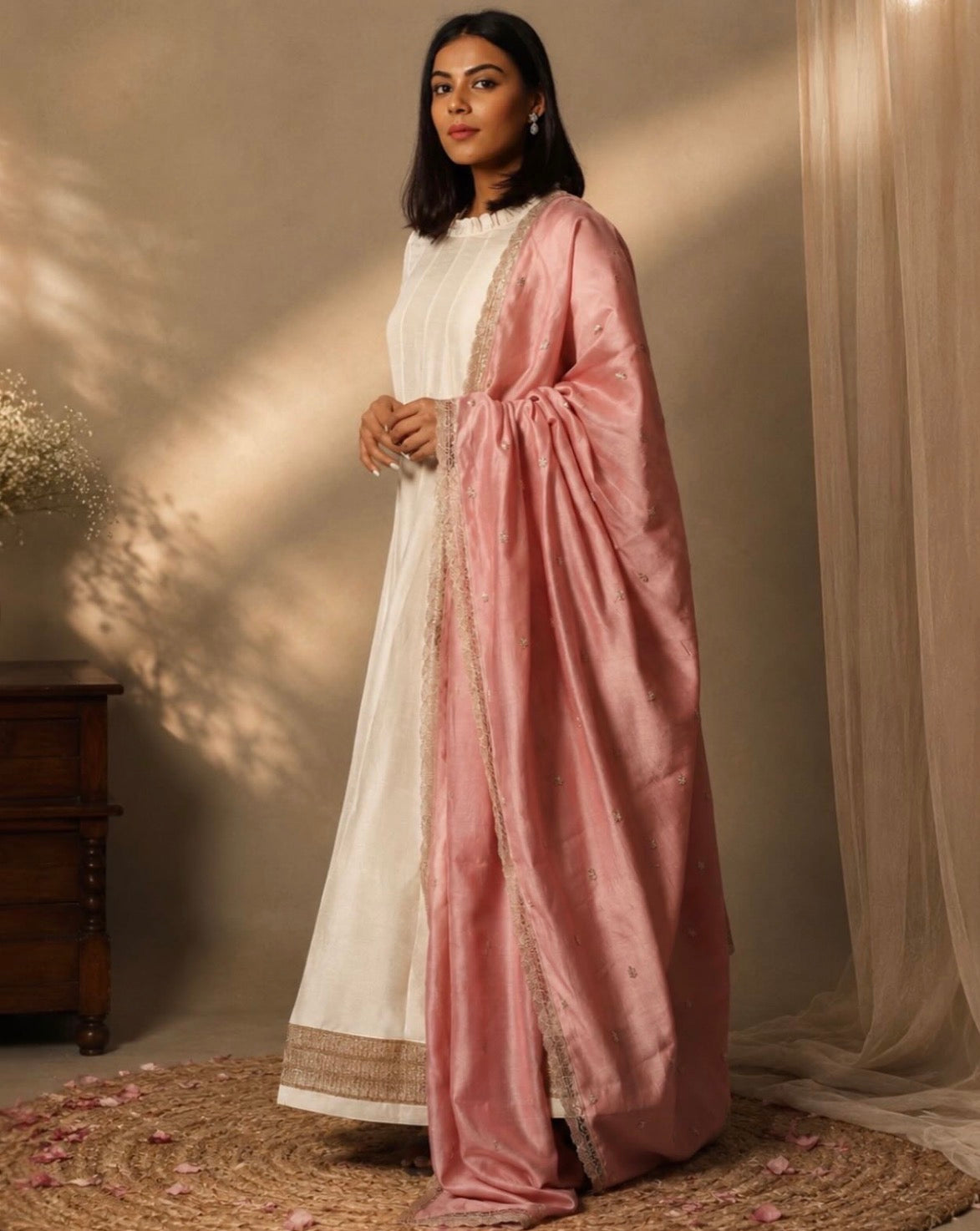 Offwhite Flared silk Kurta with Onion Pink Chanderi silk Dupatta