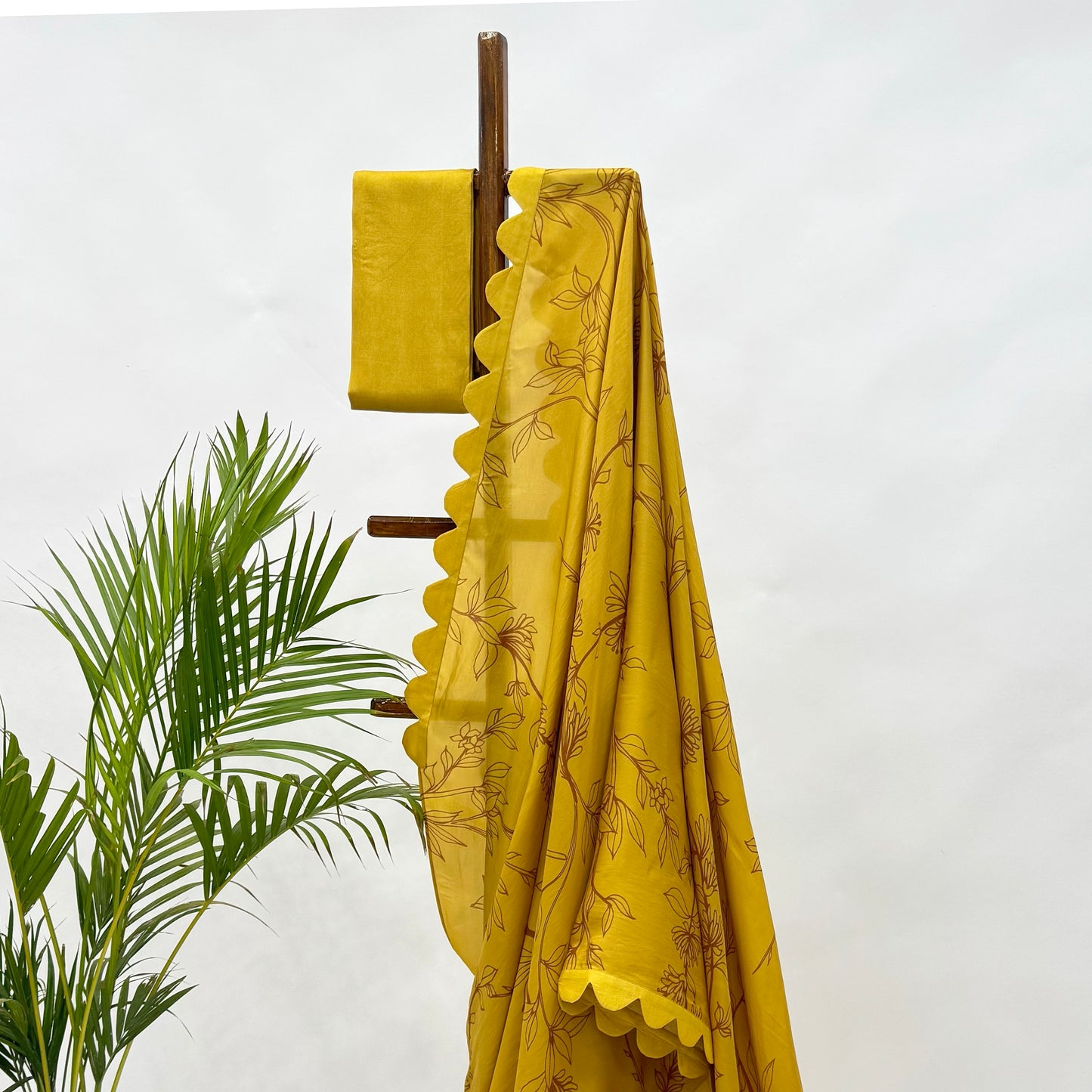 Yellow Foliole Outline Silk Scallop Saree