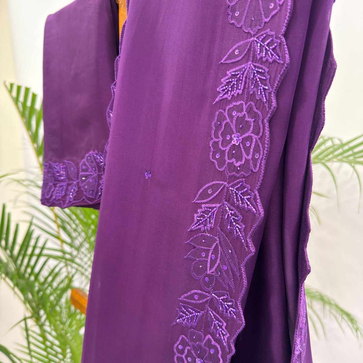 PURPLE APPLQIUE BORDER ORGANZA SAREE