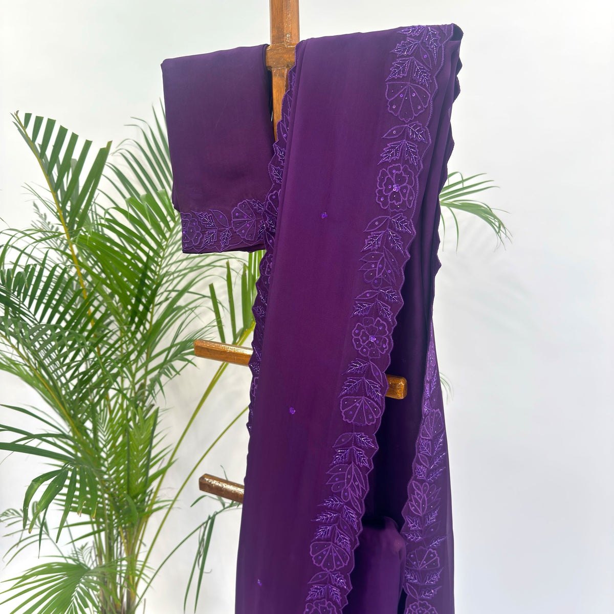 PURPLE APPLQIUE BORDER ORGANZA SAREE