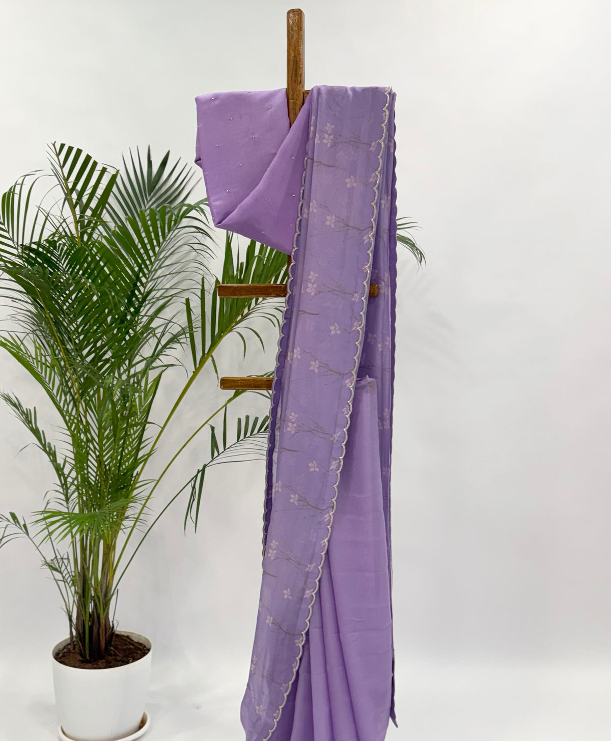 LAVENDER BLOOM ORGANZA SAREE WITH BEAD SCALLOP