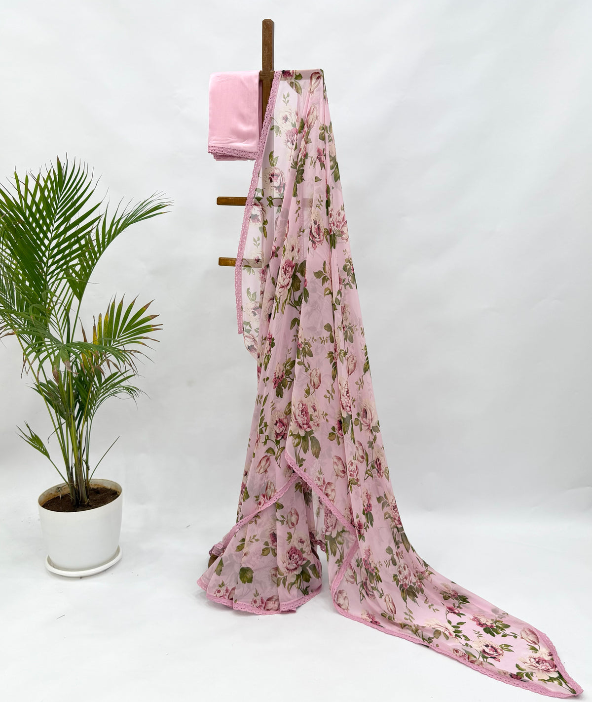 BABYPINK FLOWER BUNCH GEORGETTE SAREE