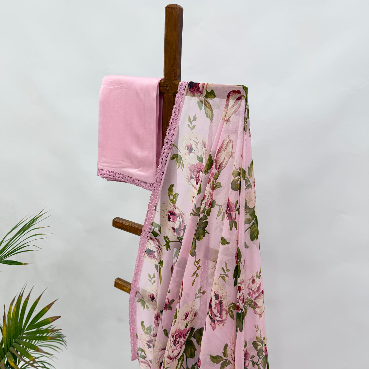 BABYPINK FLOWER BUNCH GEORGETTE SAREE
