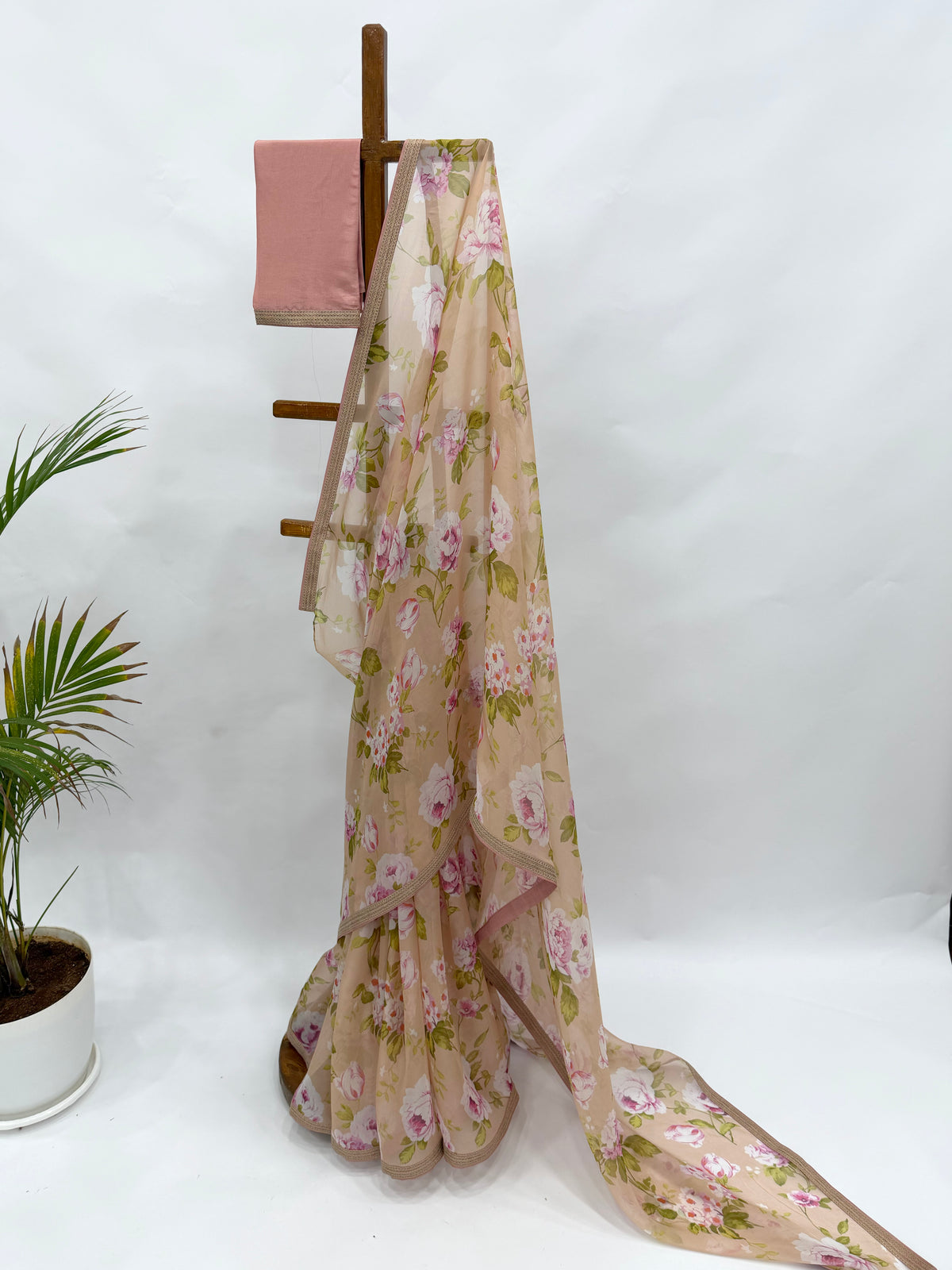 BEIGE FLOWER BUNCH ORGANZA SAREE