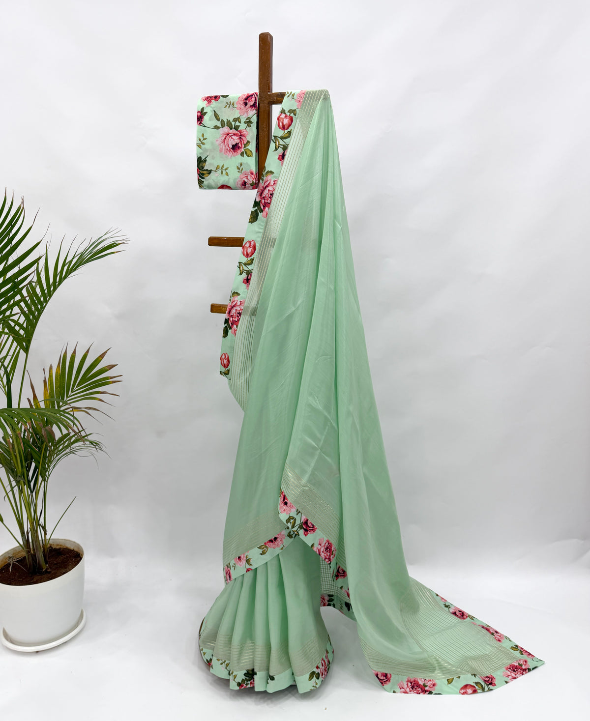 SEAGREEN FLOWER BUNCH SILK BORDER CREPE SILK SAREE