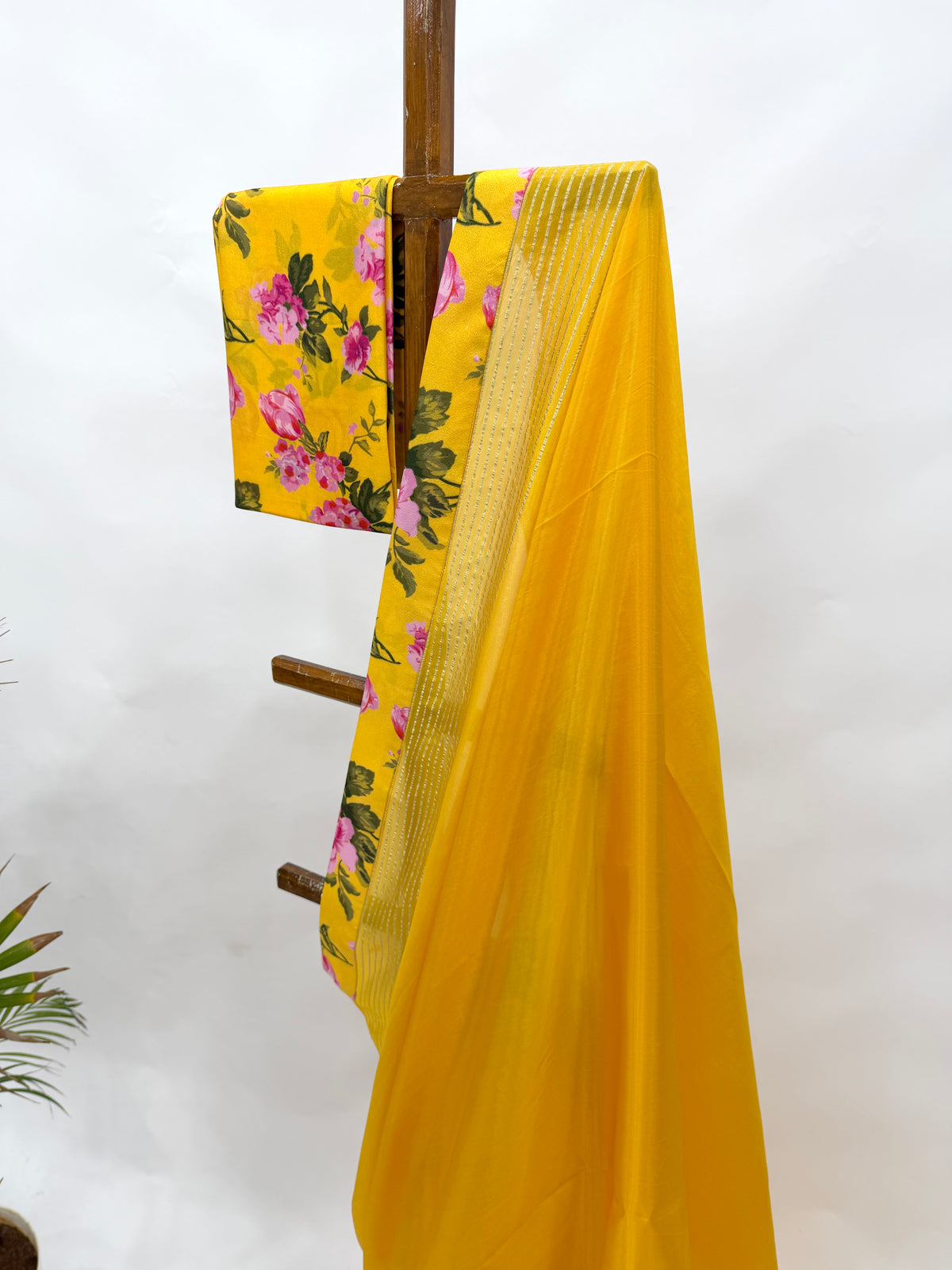 YELLOW FLOWER BUNCH SILK BORDER CREPE SILK SAREE