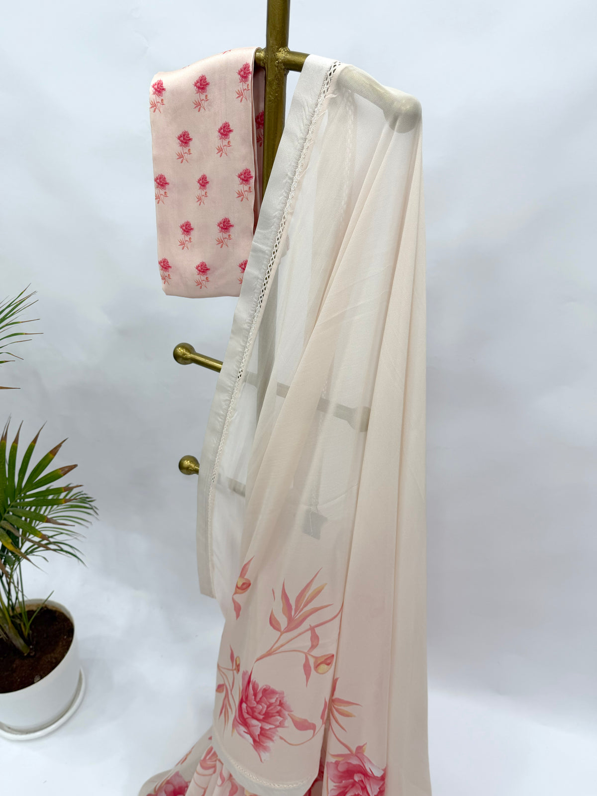 IVORY SINGLE PEONIA BORDER GEORGETTE SAREE WITH SILK BORDER