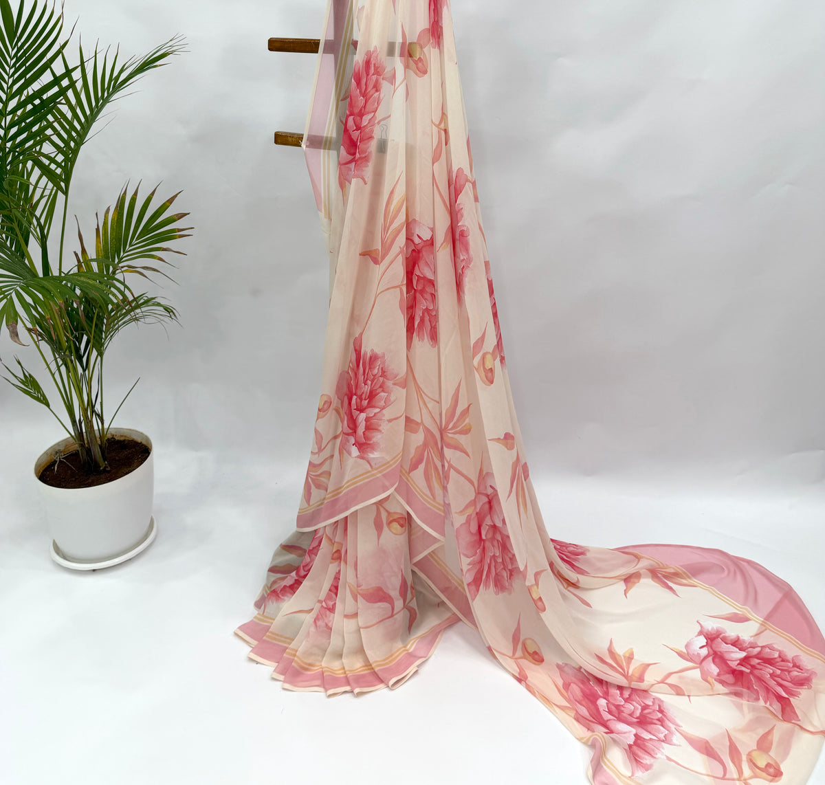 IVORY SINGLE PEONIA GEORGETTE SAREE