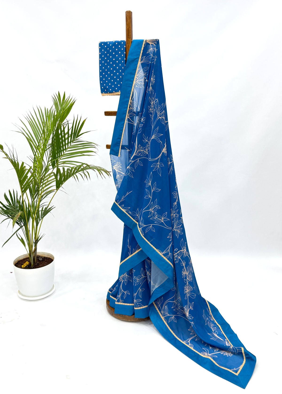 ROYAL BLUE OT FOLIOLE GEORGETTE SAREE WITH POLKA BLOUSE FABRIC