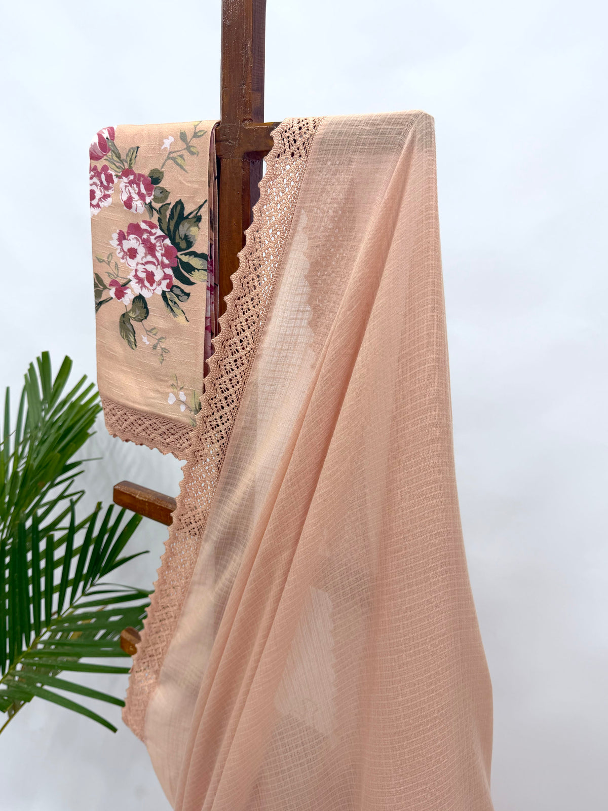 BEIGE KOTA SAREE WITH FLOWER BUNCH BLOUSE FABRIC
