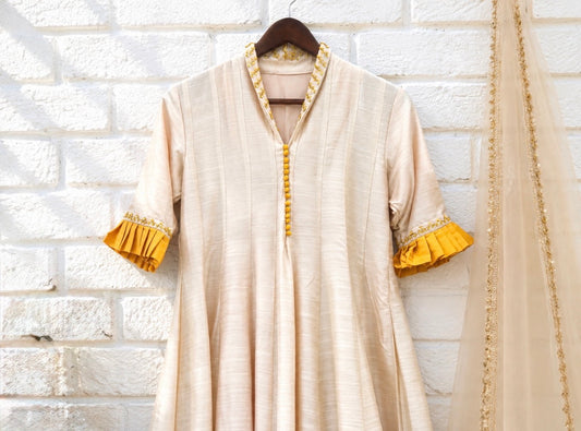 Ivory kurta set with leggings