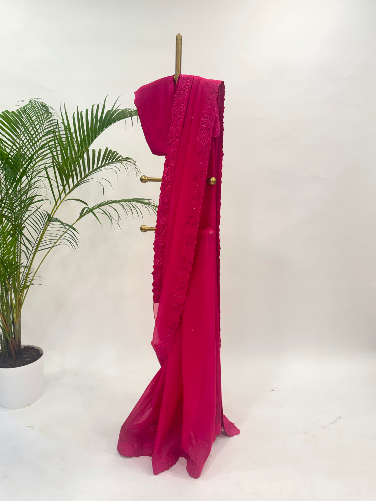 PINK APPLIQUE AND ZARDOSI EMBELLISHED FALLING ORGANZA SAREE WITH UNSTITCHED BLOUSE FABRIC
