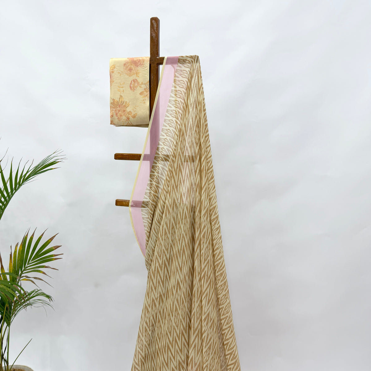 BROWN STRIPES GEORGETTE SAREE WITH YELLOW FLORAL BLOUSE FABRIC