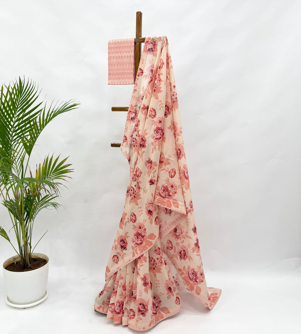 IVORY PEACH FLOWER BUNCH CHANDERI SAREE WITH STRIPES BACKING AND BLOUSE FABRIC