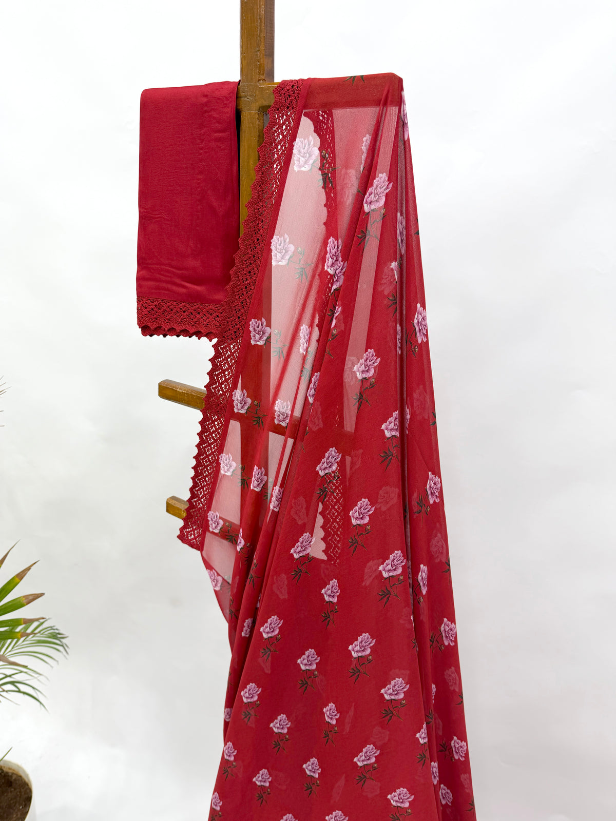 RED PEONIA MOTIFS GEORGETTE SAREE