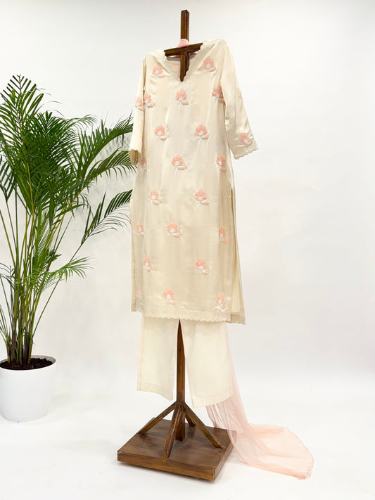 Ivory Georgette Flowers Kurta Set