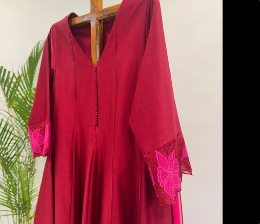 Red VT applique Kurta Set
