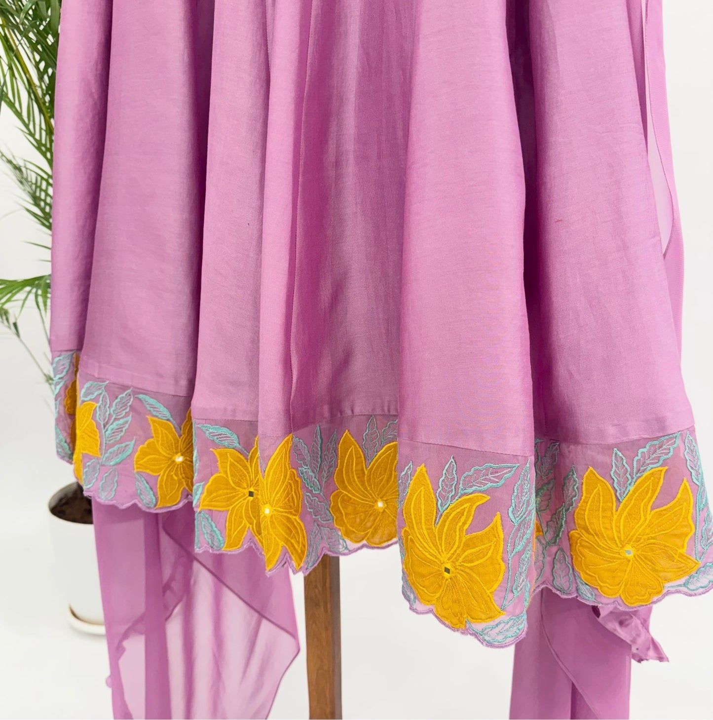 Lavender Vt Applique Kurta Set