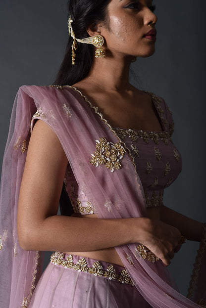 knot work lehenga