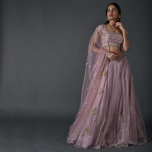knot work lehenga