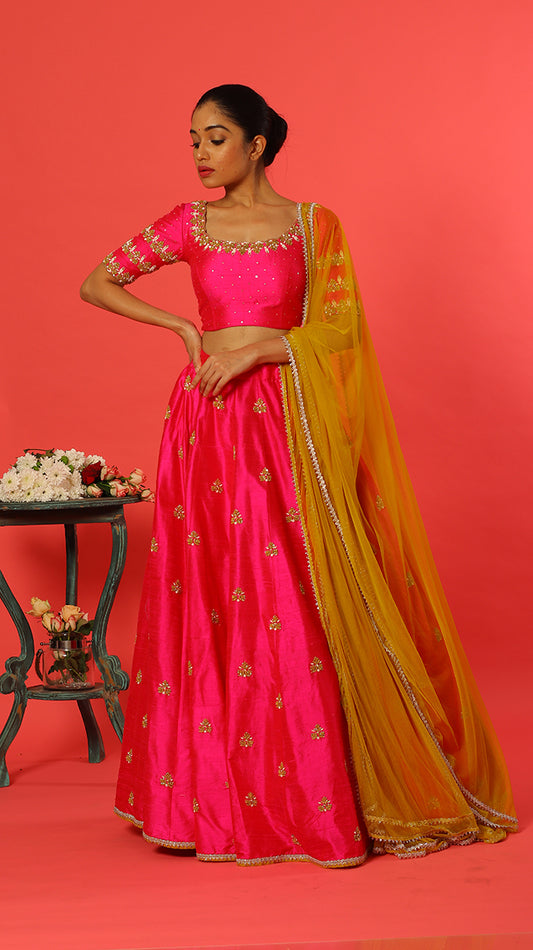 Motifs Lehenga