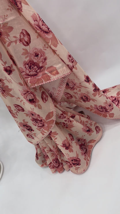 IVORY PEACH FLOWER BUNCH CHANDERI SAREE WITH STRIPES BACKING AND BLOUSE FABRIC