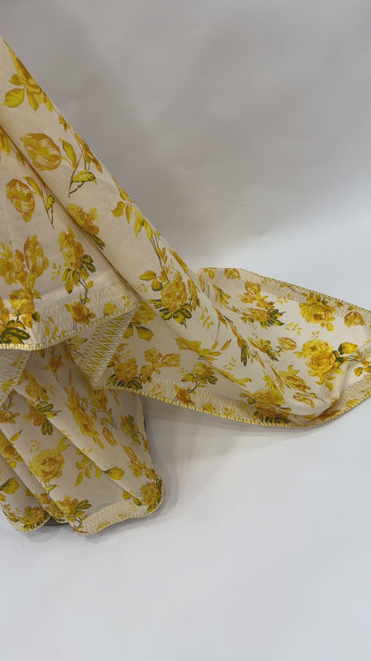 IVORY YELLOW FLOWER BUNCH CHANDERI SAREE WITH STRIPES BORDER AND BLOUSE FABRIC