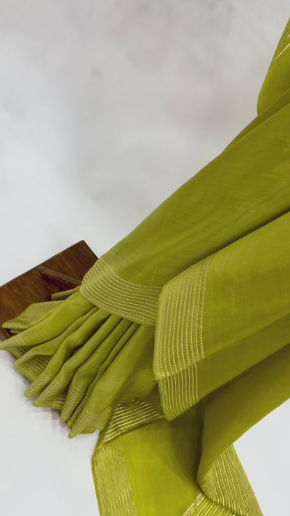LEAFGREN SINGLE FLOWER BUNCH CREPE SILK SAREE